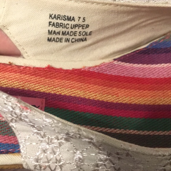 Cute cream colored wedges - Picture 4 of 9